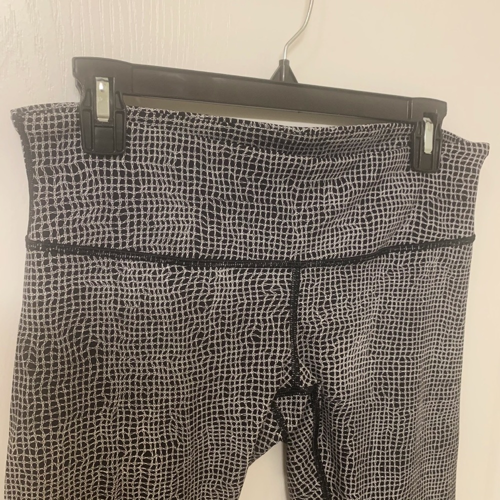 LULULEMON leggings black white reflective logo - Picture 4 of 14